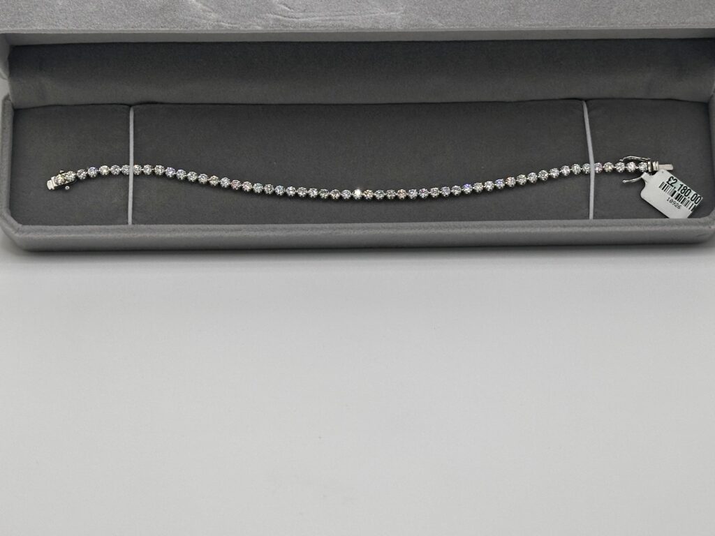 4.00ct lab grown diamond tennis bracelet in 9K white gold