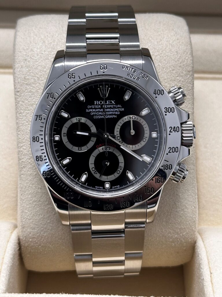 Front view of Rolex Daytona black dial