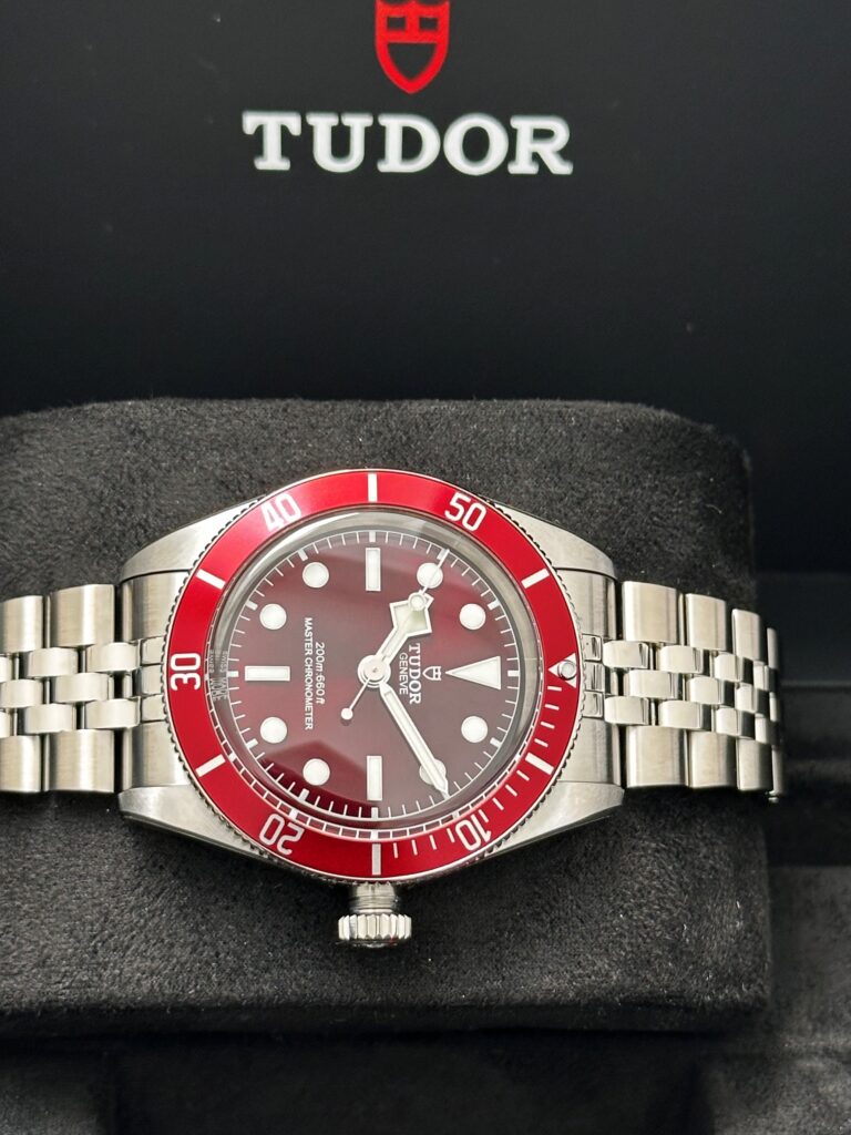 Tudor Black Bay 58 dial texture and applied hour markers