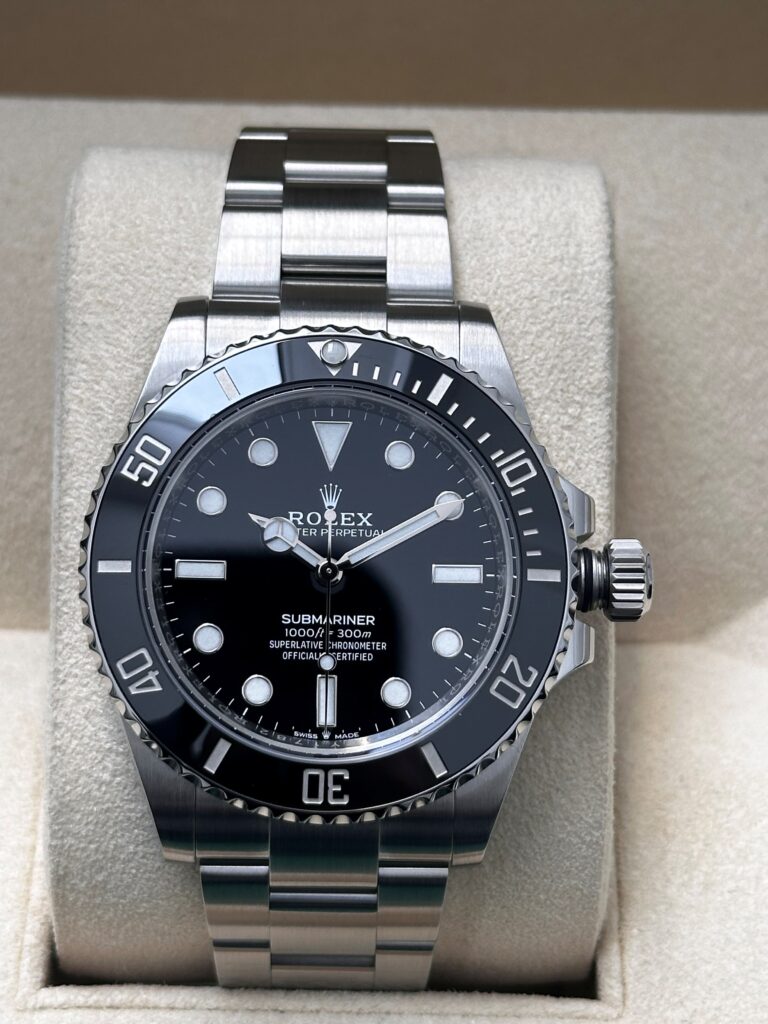 Rolex Submariner black dial front view