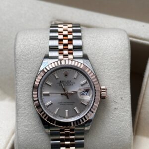 Rolex Lady Datejust 28 sundust dial front view