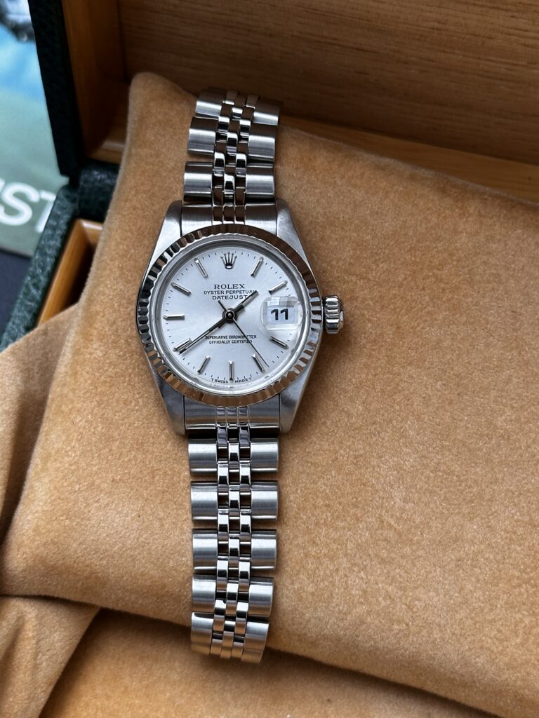 Rolex Lady Datejust 69174 silver dial 26mm