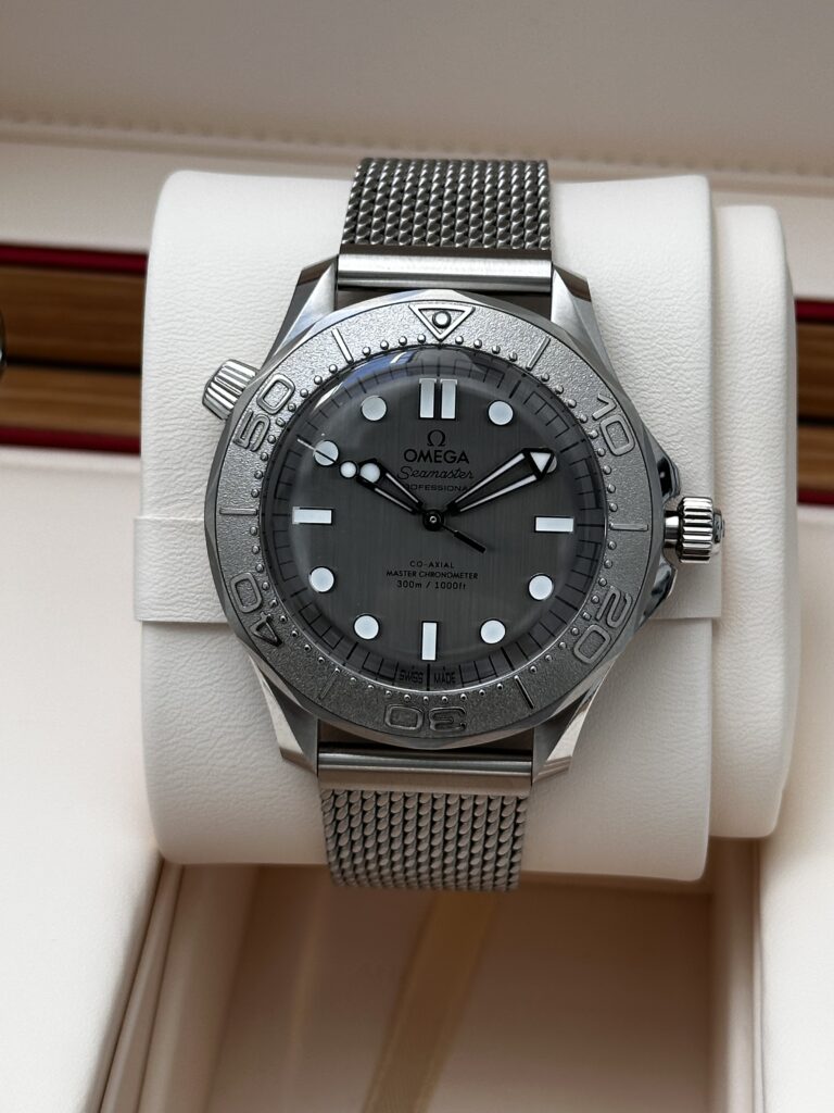 Omega Seamaster 300M helium escape valve detail