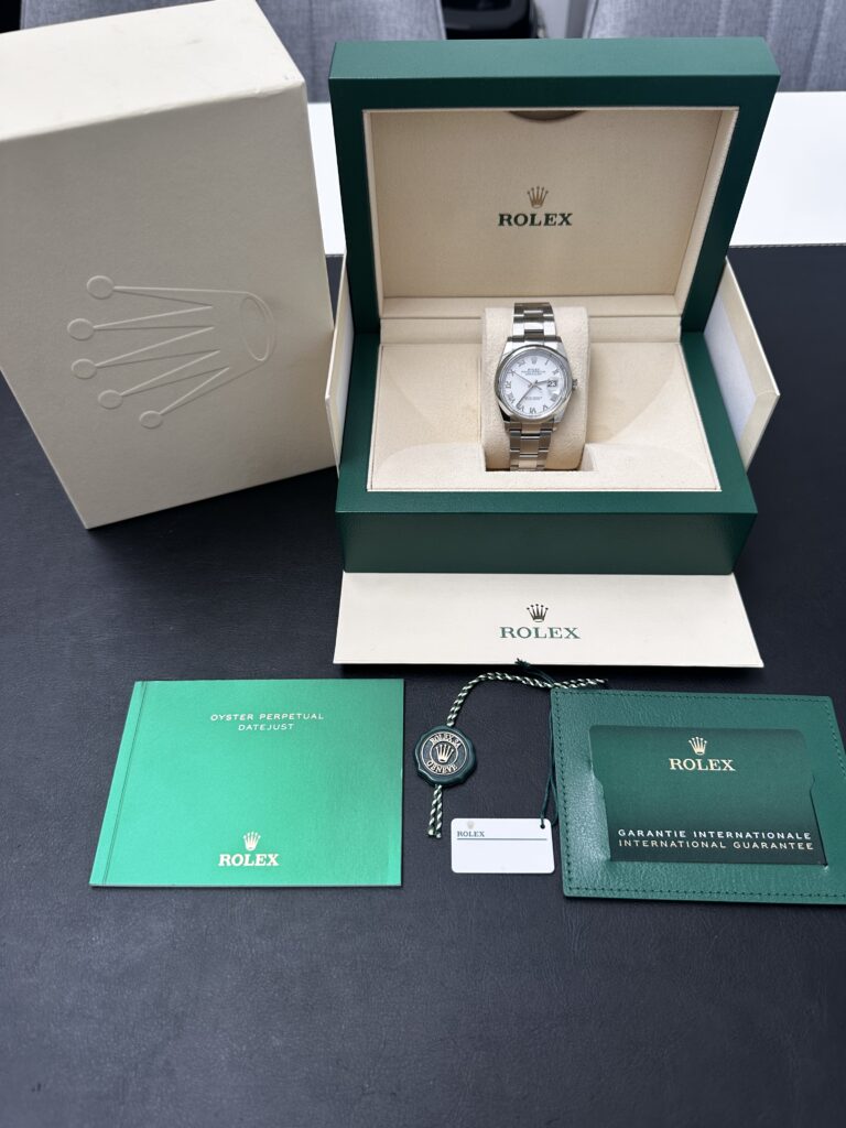 Rolex Datejust 36 full set box and papers