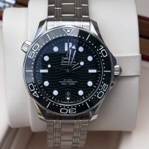 Omega Seamaster Diver 300M 210.30.42.20.10.001 green dial