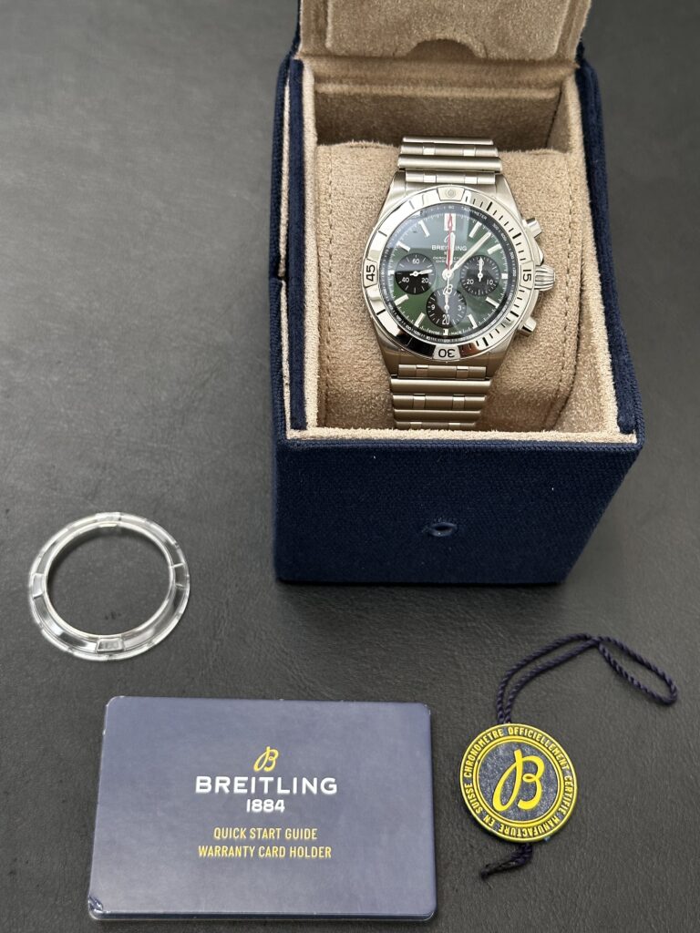 Breitling Chronomat B01 42 chronograph fullset image