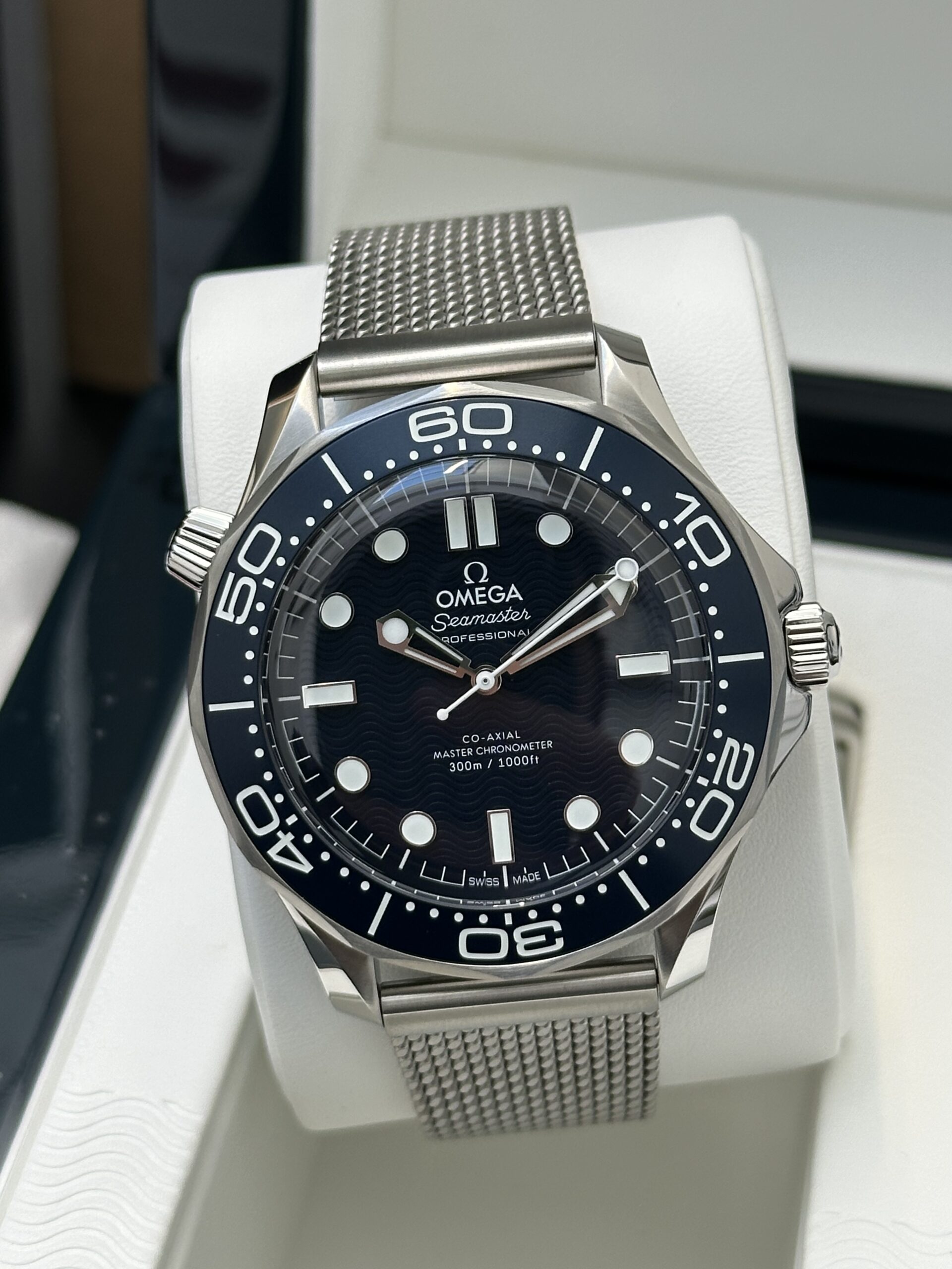 Omega Seamaster diver 300m James Bond 007 60th anniversary